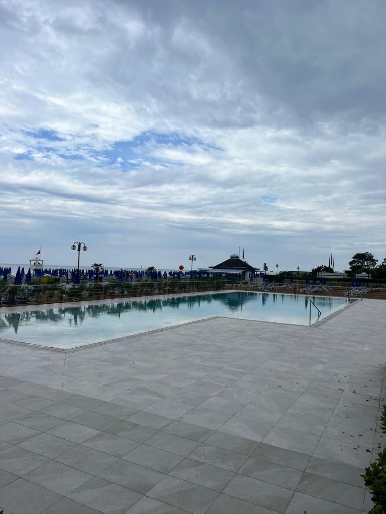 Residence Penelope - Walterigato Apartments Solo Per Famiglie Lido di Jesolo Eksteriør billede