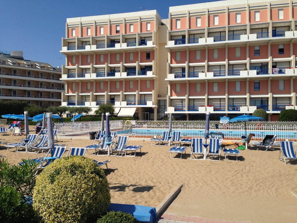 Residence Penelope - Walterigato Apartments Solo Per Famiglie Lido di Jesolo Eksteriør billede